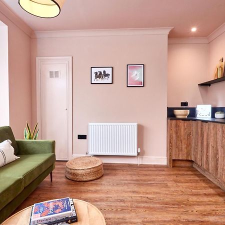 Settle In Winchester - Stylish Self Check-In Rooms Екстериор снимка