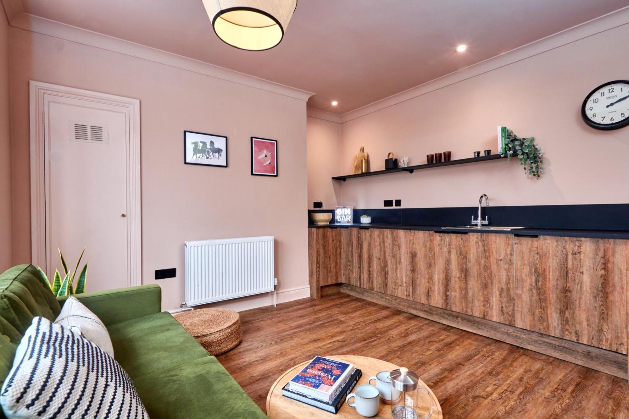 Settle In Winchester - Stylish Self Check-In Rooms Екстериор снимка