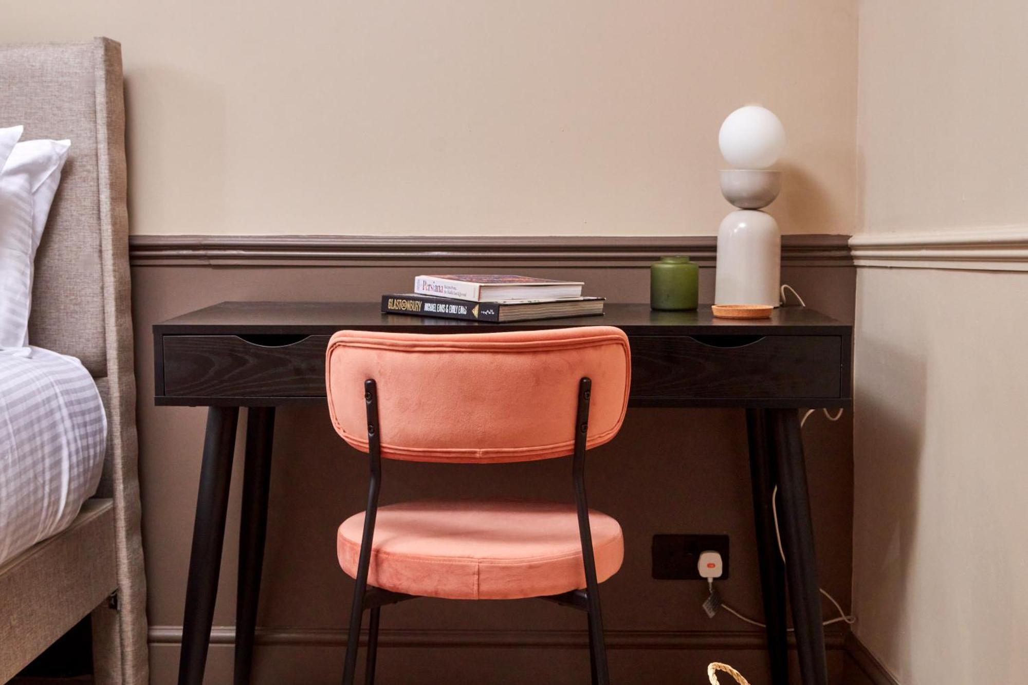 Settle In Winchester - Stylish Self Check-In Rooms Екстериор снимка