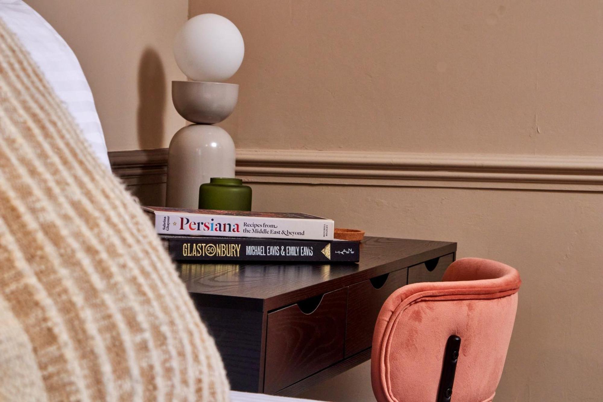 Settle In Winchester - Stylish Self Check-In Rooms Екстериор снимка