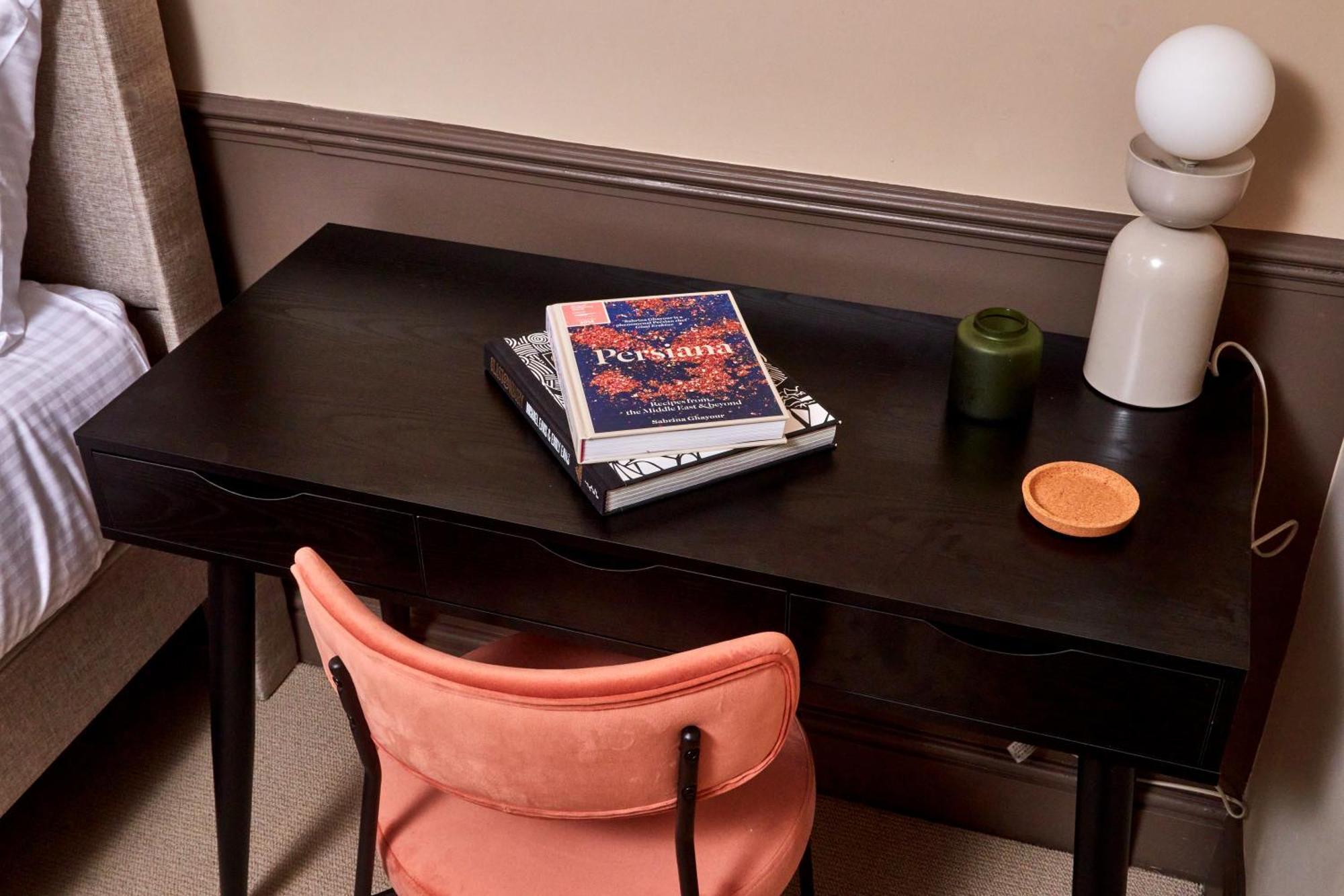 Settle In Winchester - Stylish Self Check-In Rooms Екстериор снимка