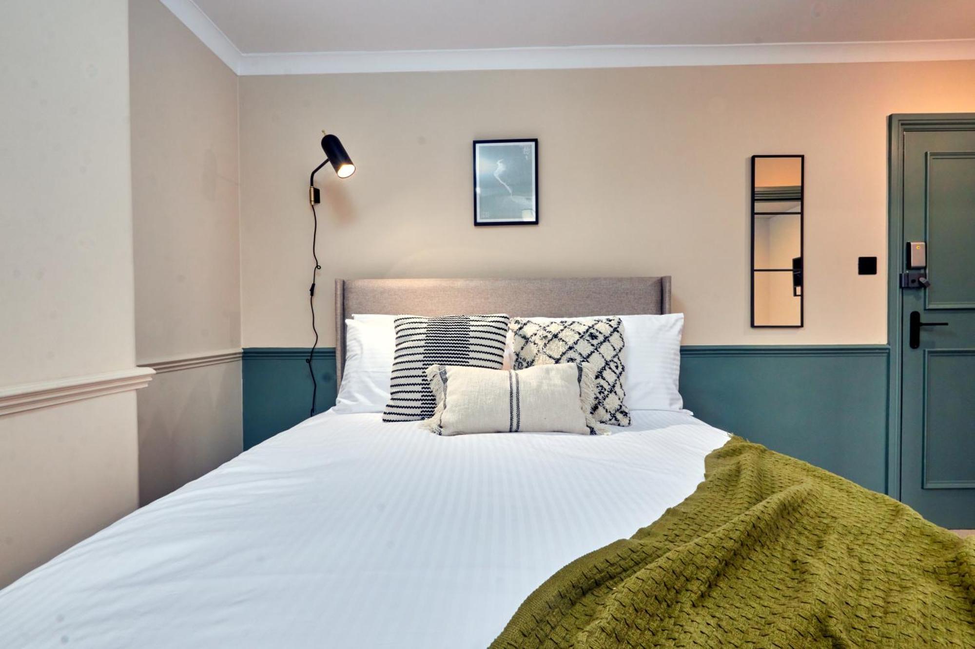 Settle In Winchester - Stylish Self Check-In Rooms Екстериор снимка