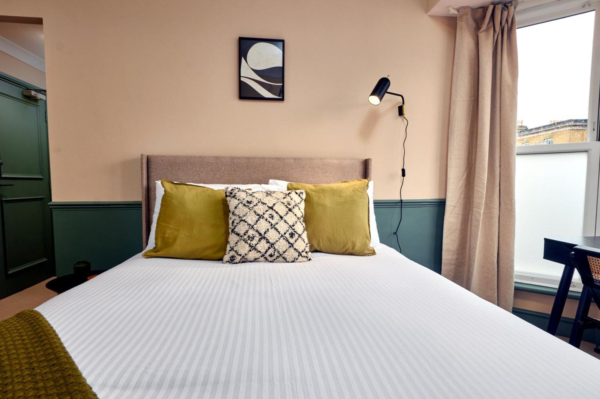 Settle In Winchester - Stylish Self Check-In Rooms Екстериор снимка