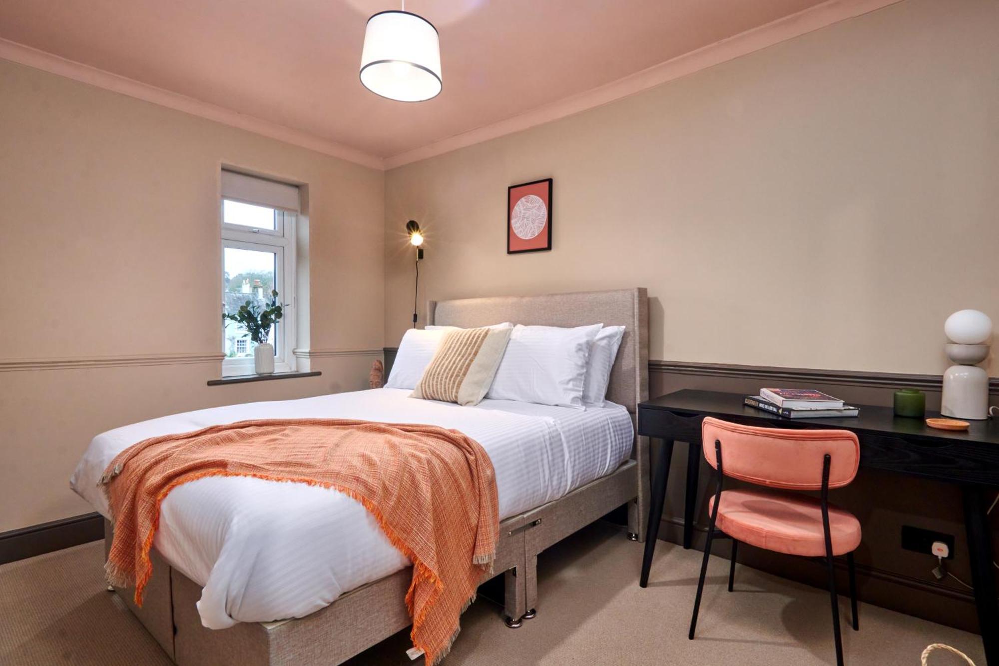 Settle In Winchester - Stylish Self Check-In Rooms Екстериор снимка