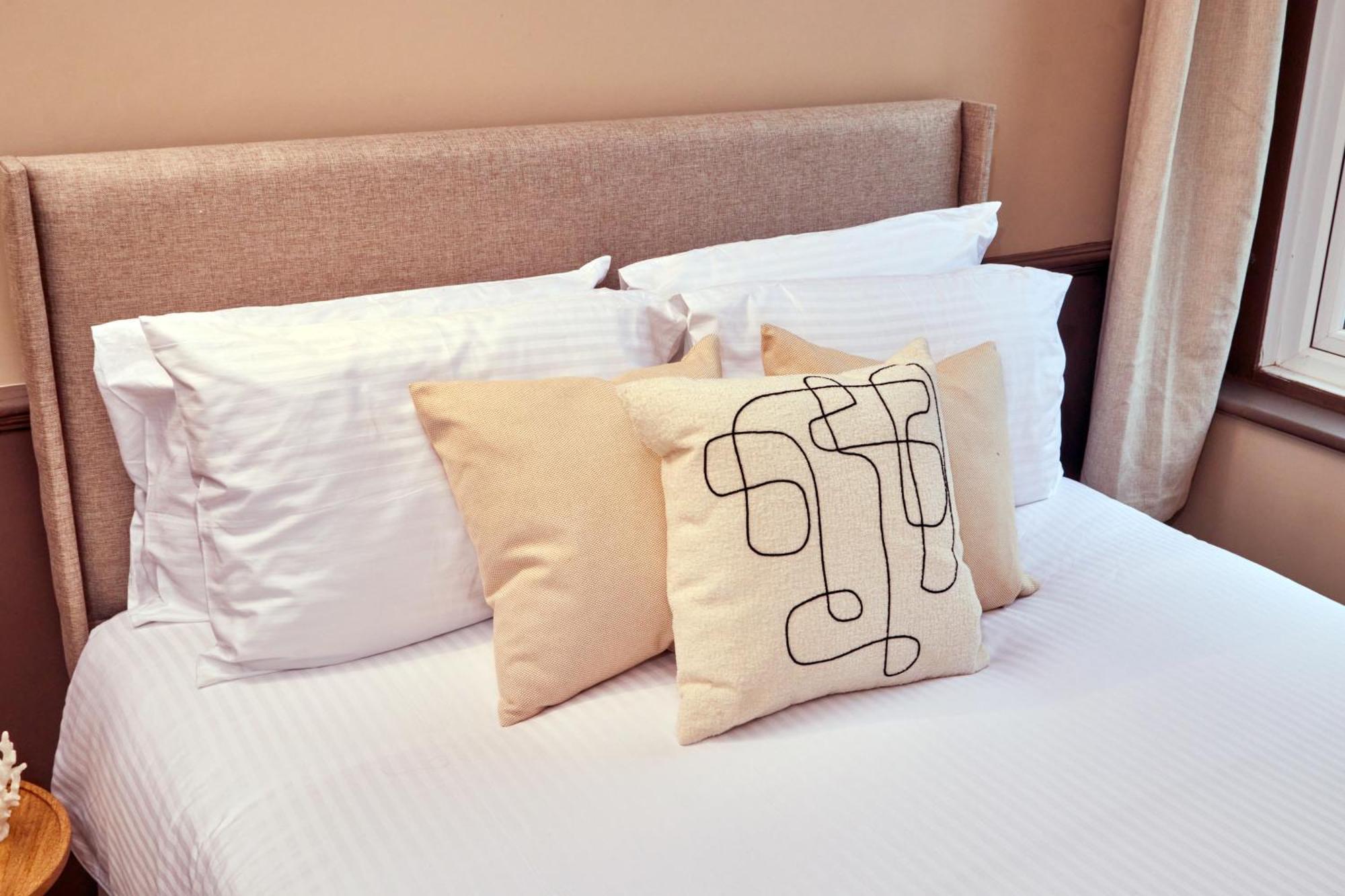 Settle In Winchester - Stylish Self Check-In Rooms Екстериор снимка