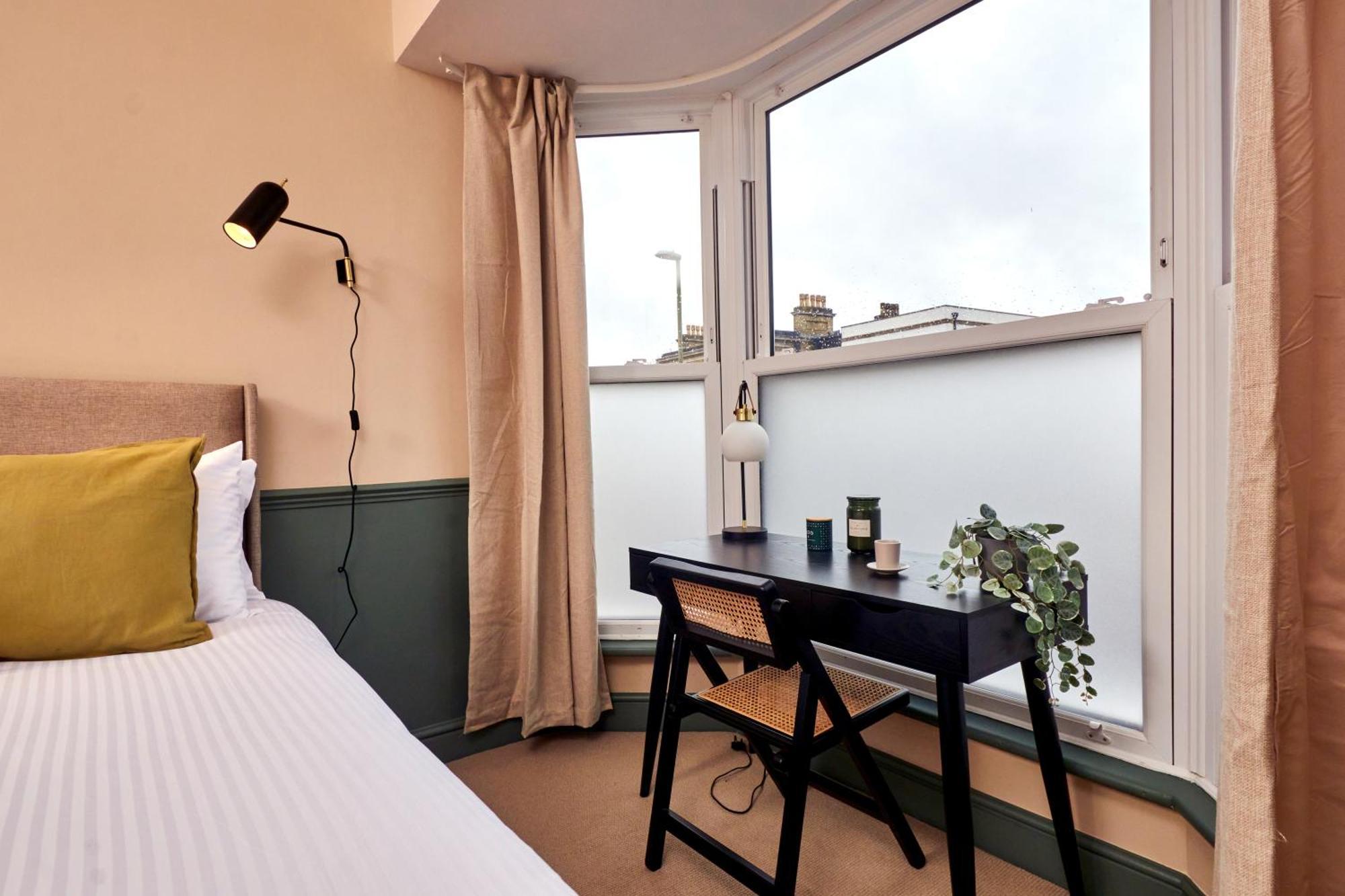 Settle In Winchester - Stylish Self Check-In Rooms Екстериор снимка