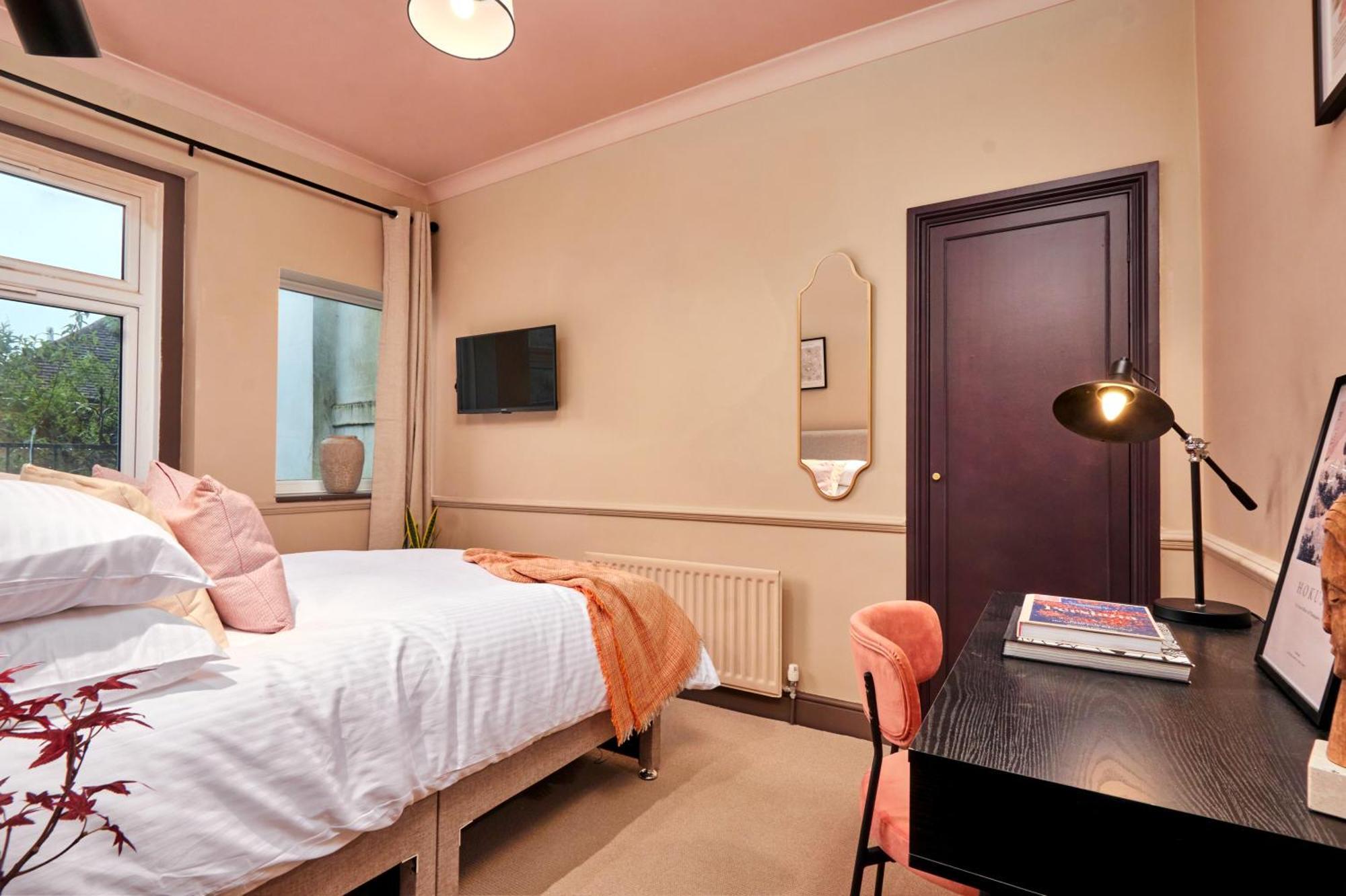 Settle In Winchester - Stylish Self Check-In Rooms Екстериор снимка