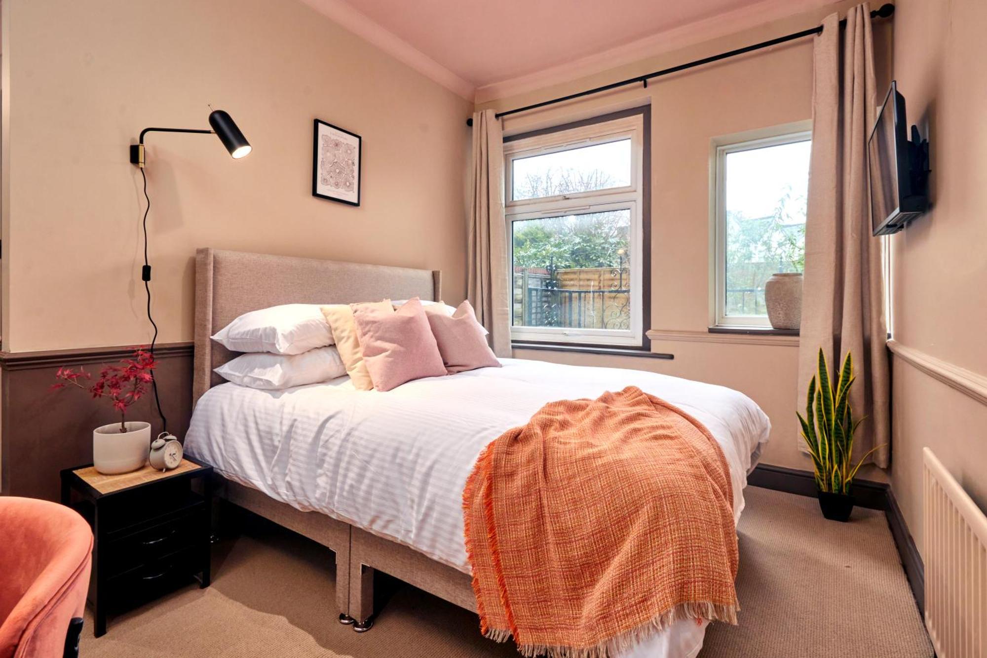 Settle In Winchester - Stylish Self Check-In Rooms Екстериор снимка